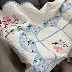 Vintage Organic Cotton Dogwood Blossom Floral Quilt - Cream and Blue Queen